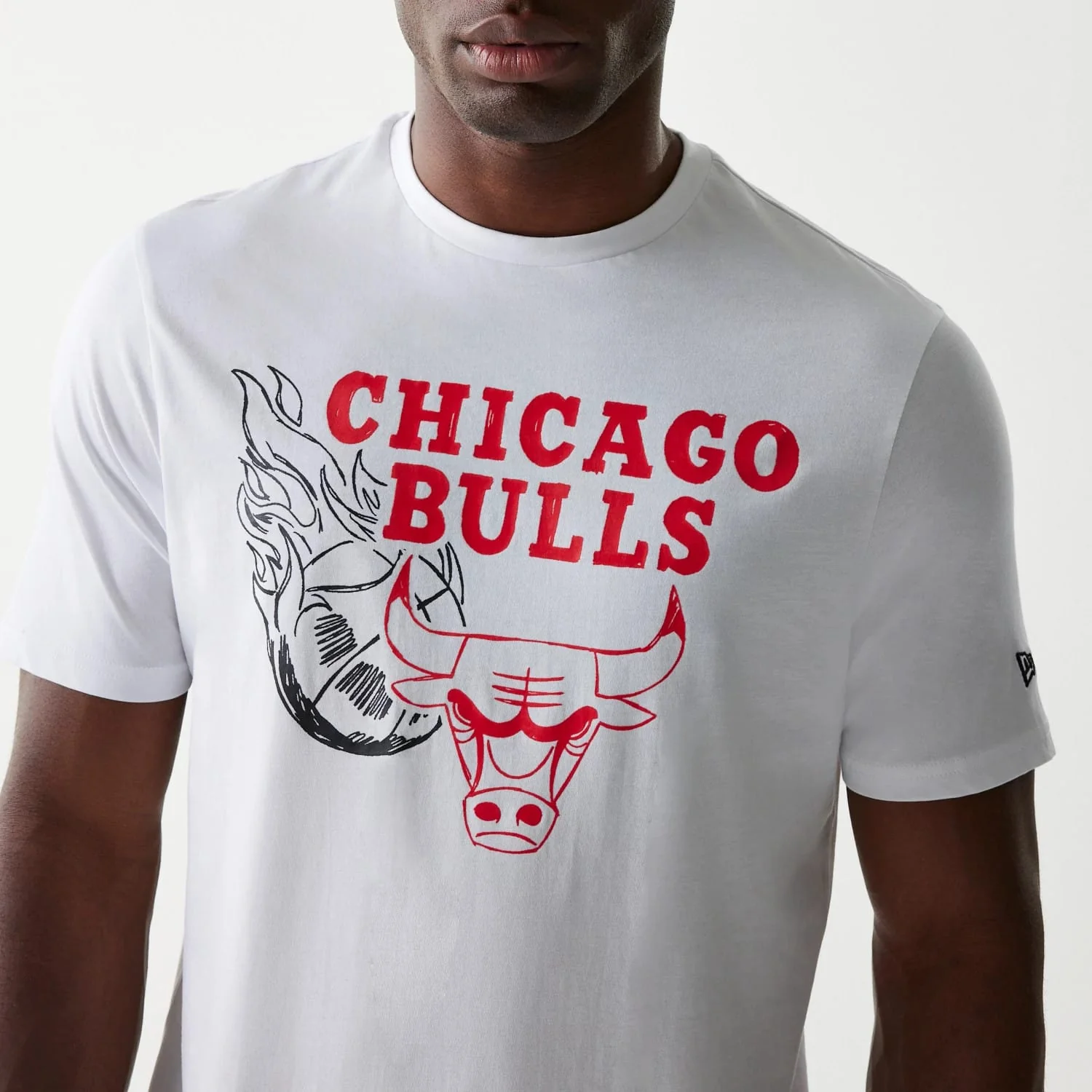 Chicago Bulls NBA Flame Graphic White T-Shirt - Image 3