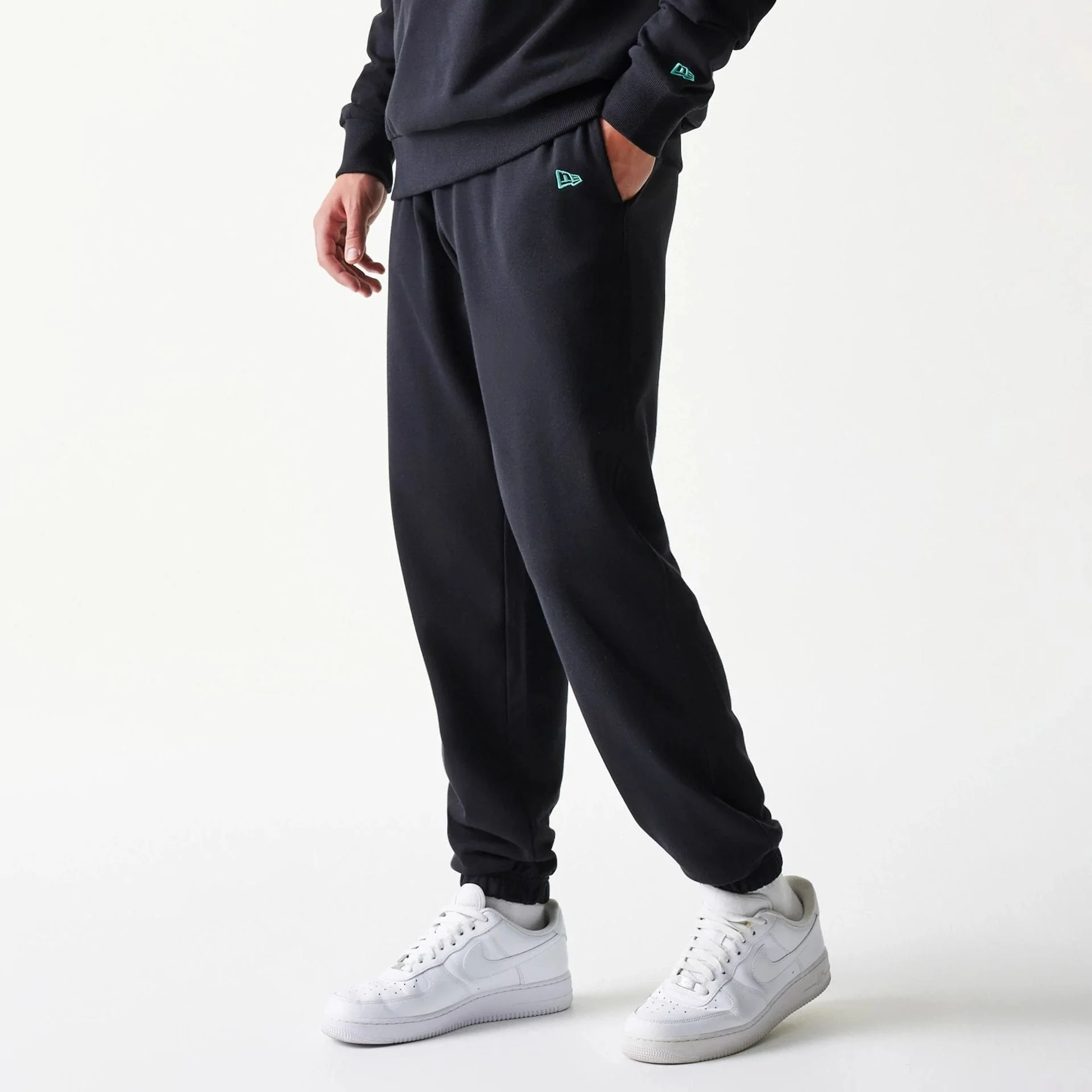 Chicago Bulls NBA League Essential Black Joggers