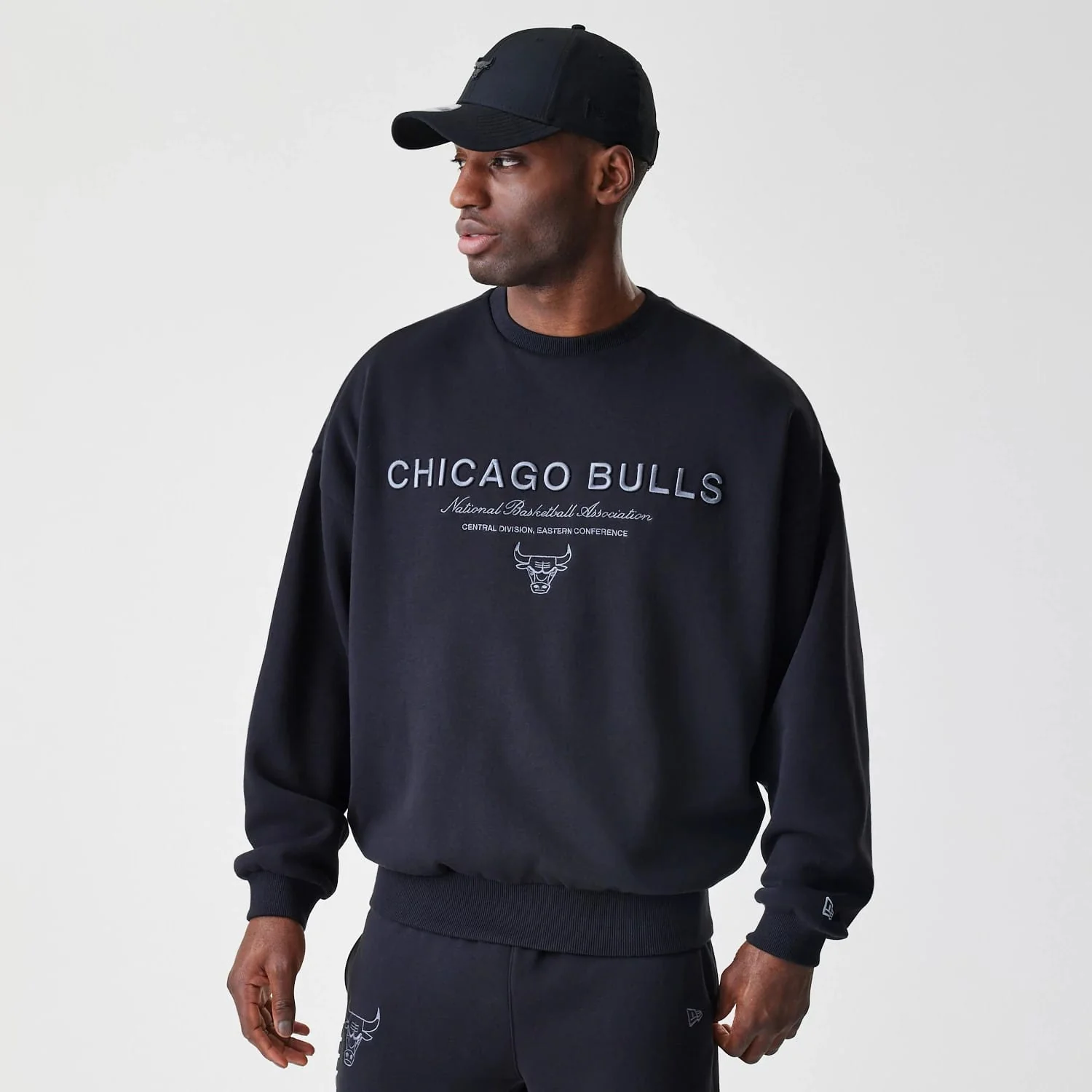 Chicago Bulls NBA Linear Black Crew Neck Sweater