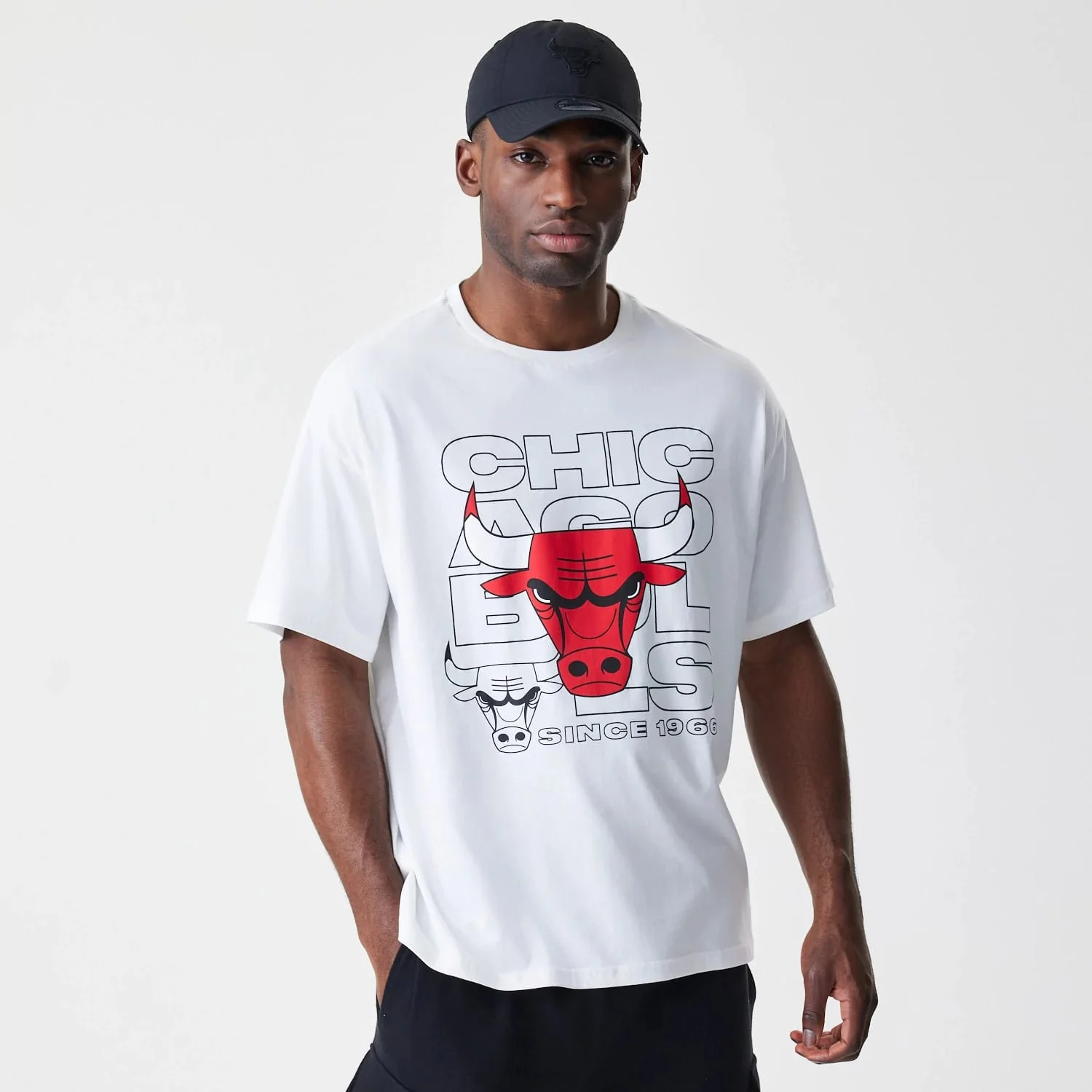 Chicago Bulls NBA Outline Graphic White Oversized T-Shirt