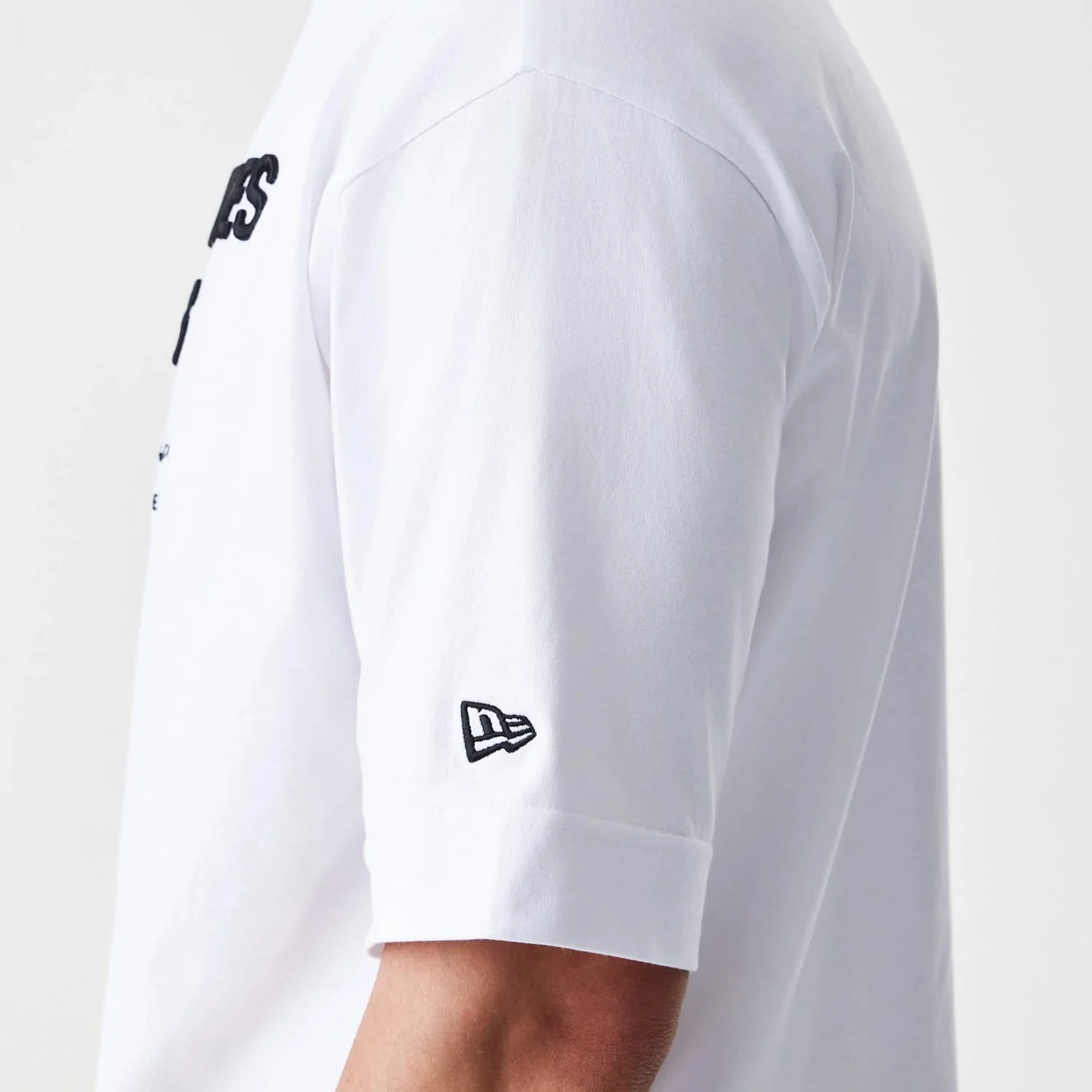 LA Lakers NBA Linear White T-Shirt - Image 7