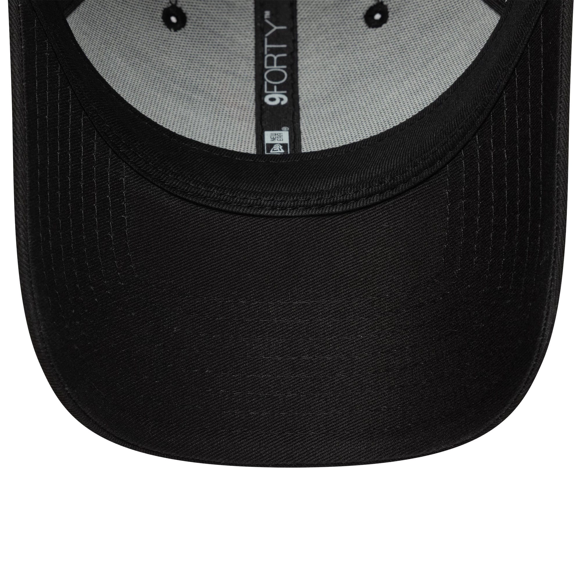 Liverpool FC Core Black 9FORTY Adjustable Cap - Image 5