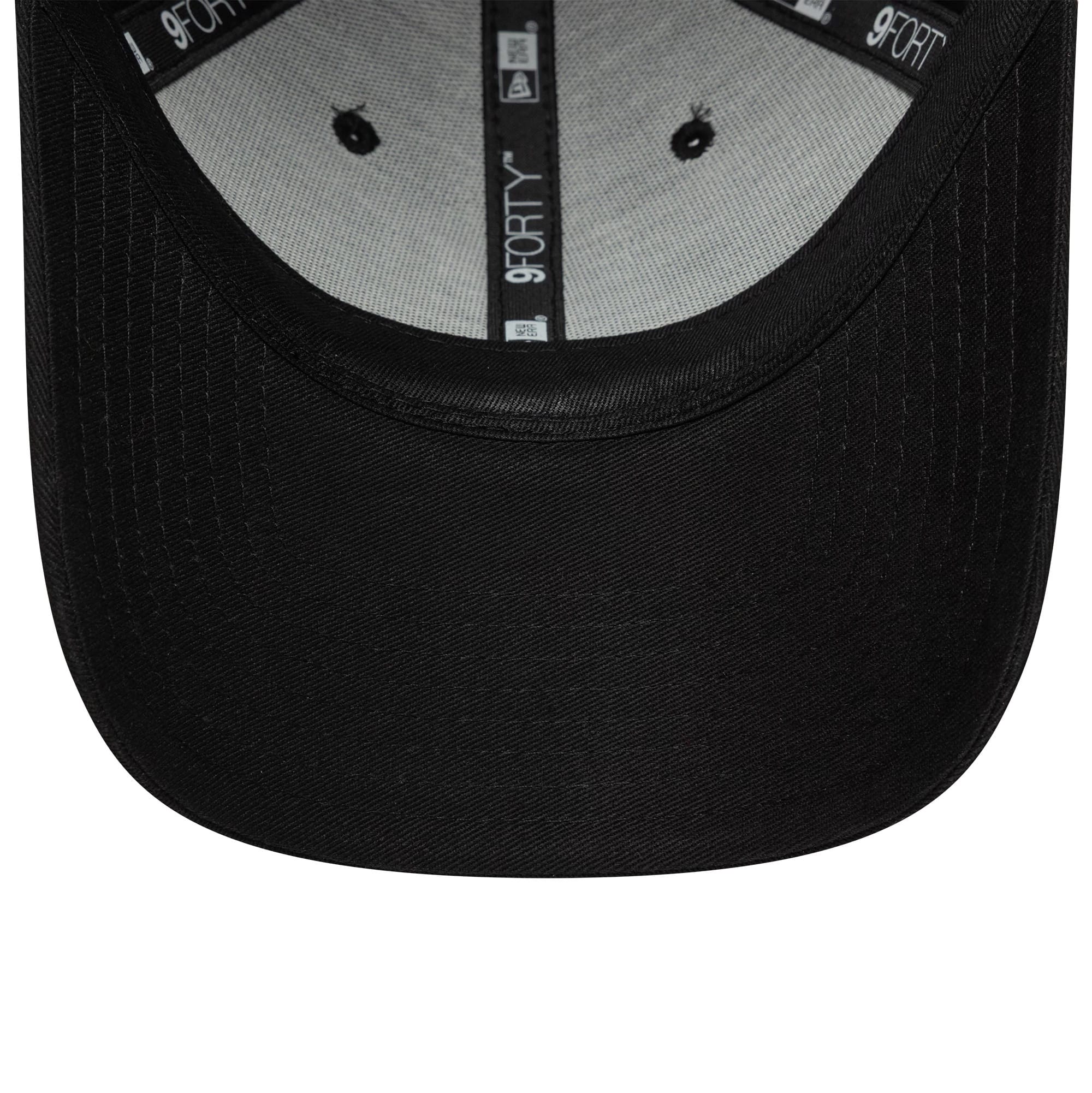 Liverpool FC Core Black 9FORTY Adjustable Cap - Image 5