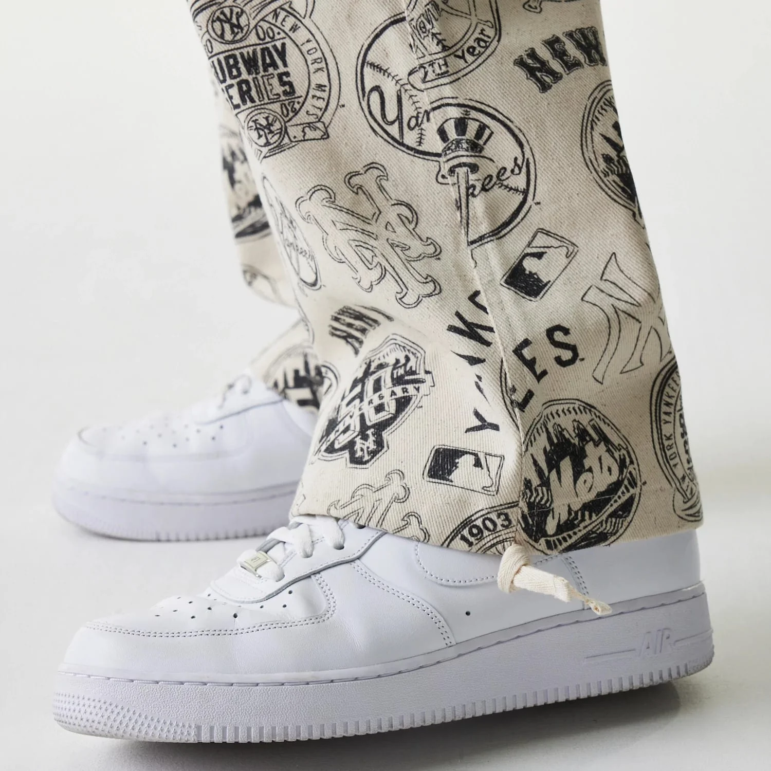 MLB Subway Series All Over Print Cargo Trousers - Image 7