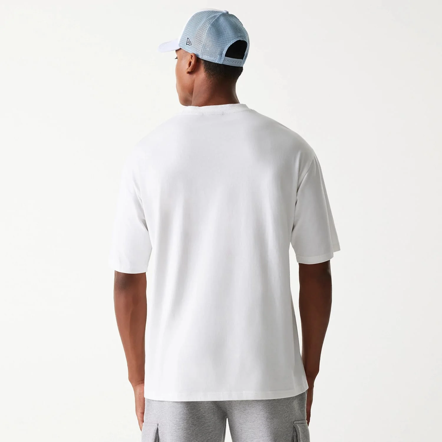 New Era Crest White Oversized T-Shirt - Image 2