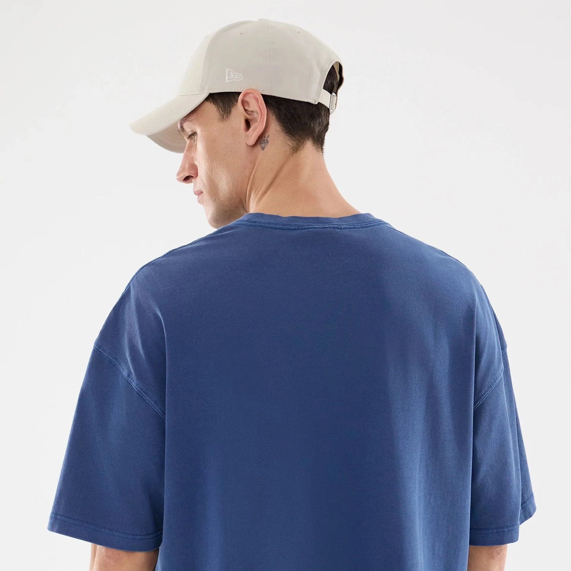 New Era Graphic Street Archived Blue Oversized T-Shirt - Image 4