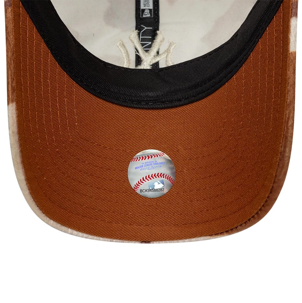 New York Yankees Animal Print Brown 9TWENTY Adjustable Cap - Image 7