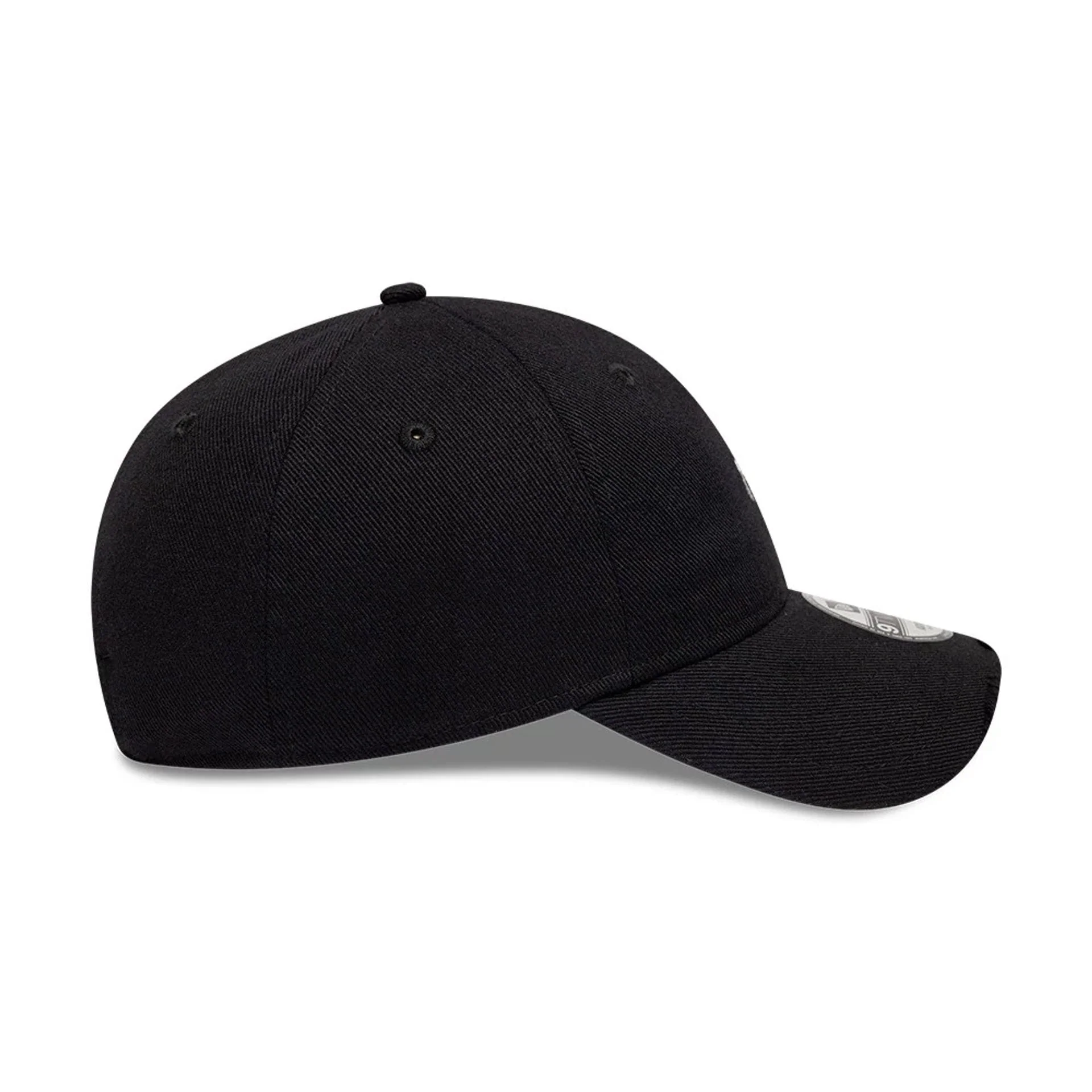 New York Yankees MLB Distressed Black 9TWENTY Adjustable Cap - Image 6