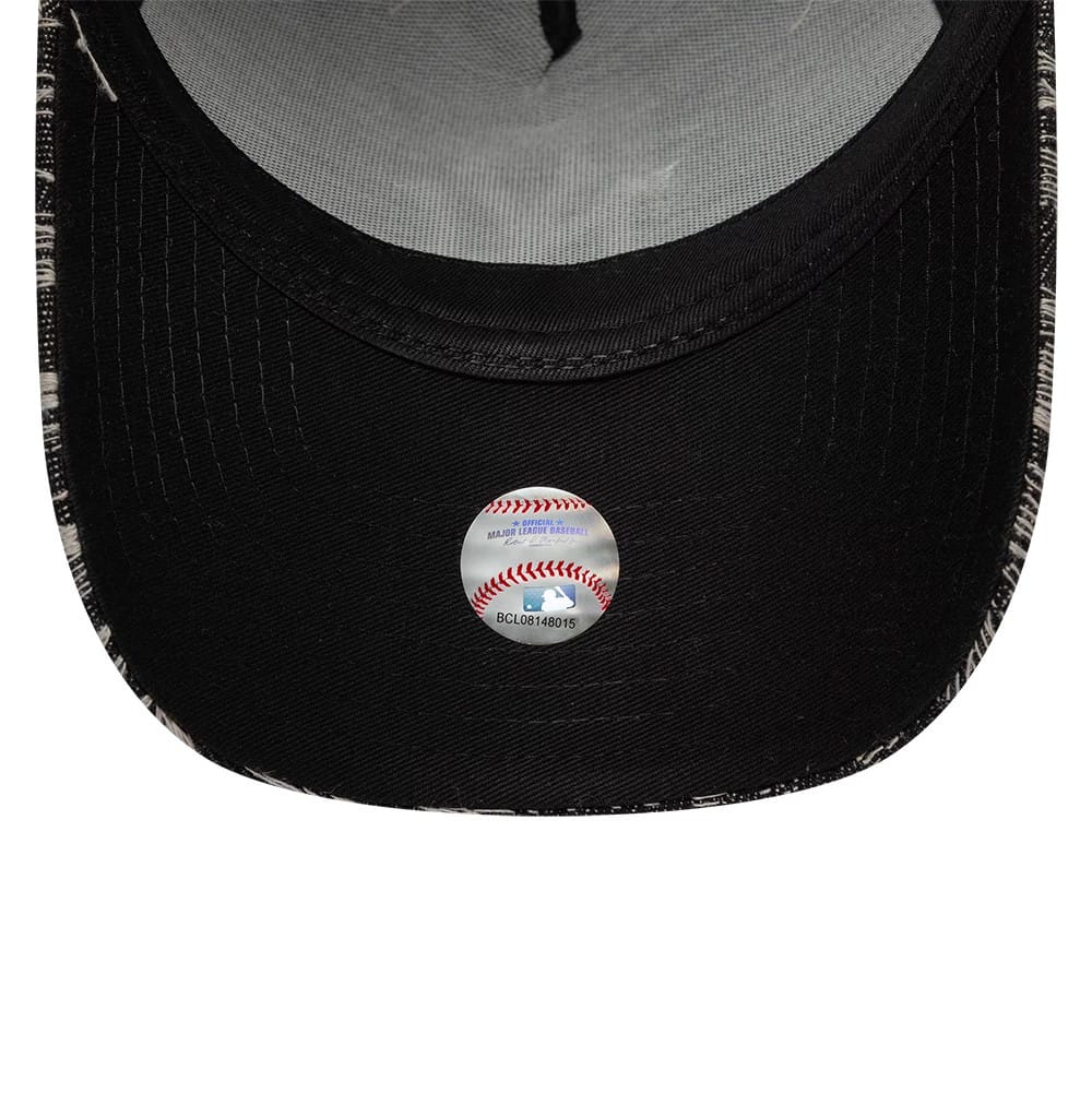 New York Yankees MLB Distressed Denim Black 9FORTY E-Frame Adjustable Cap - Image 7