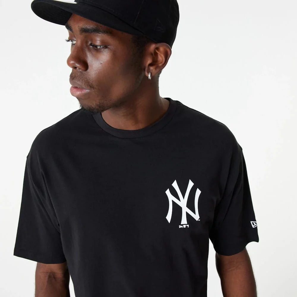 New York Yankees MLB Essential Black Oversized T-Shirt - Image 2