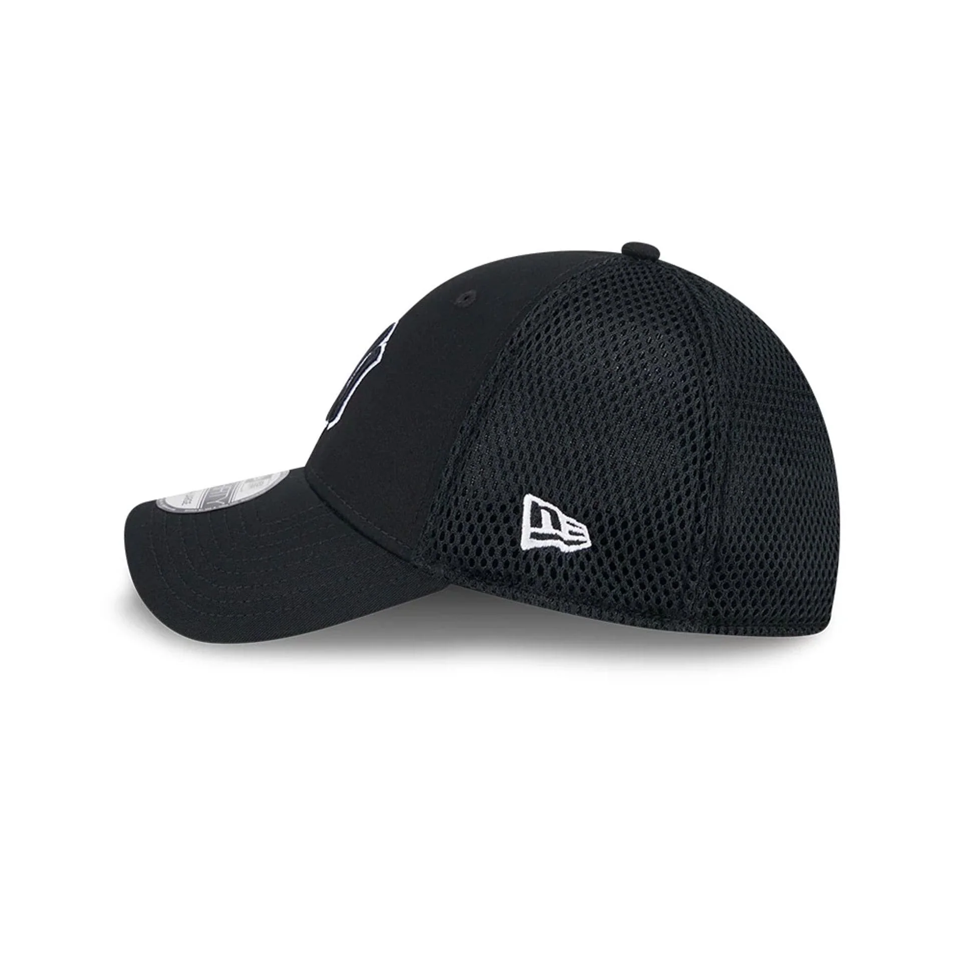 New York Yankees MLB Evergreen Neo Black 39THIRTY Stretch Fit Cap - Image 5