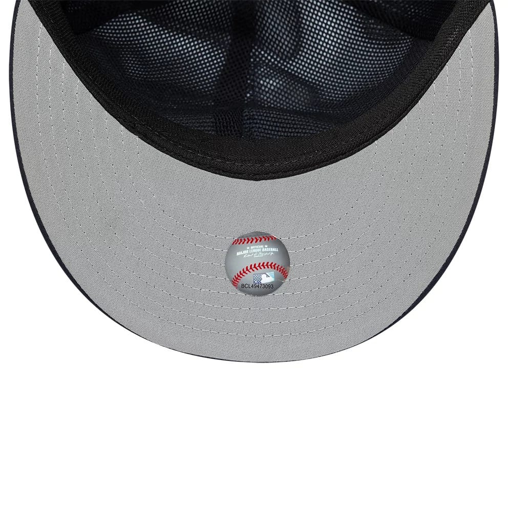New York Yankees MLB Gore-Tex Navy 59FIFTY Fitted Cap - Image 2