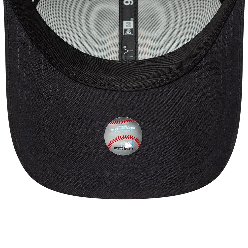 New York Yankees MLB Homefield Black 9FORTY Trucker Adjustable Cap - Image 5