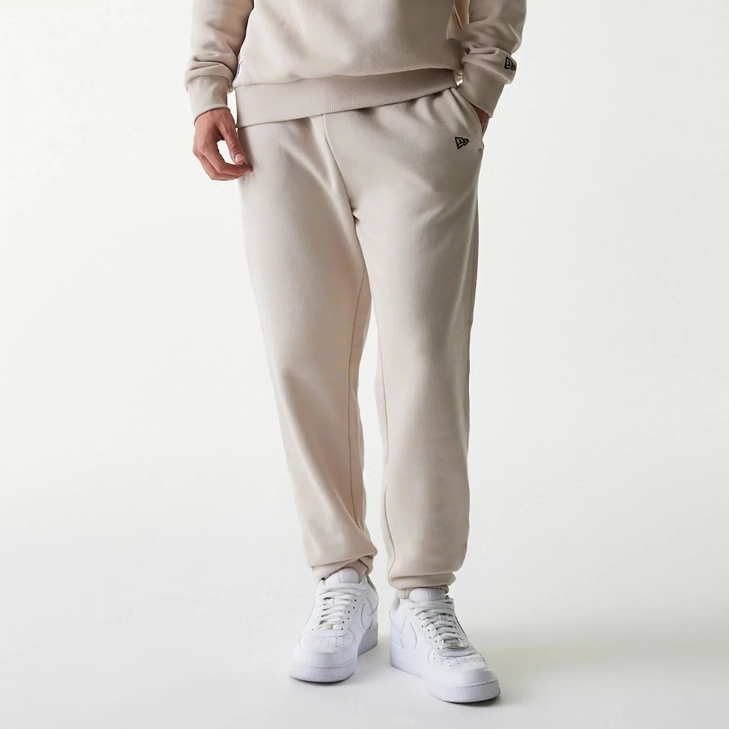 New York Yankees MLB League Essential Cream Joggers - Image 4