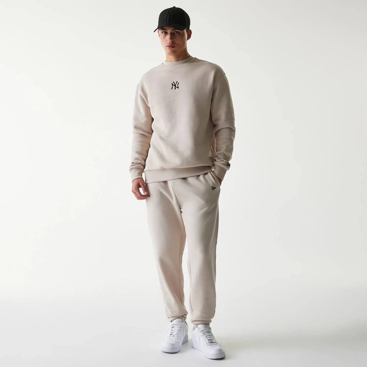 New York Yankees MLB League Essential Cream Joggers - Image 8