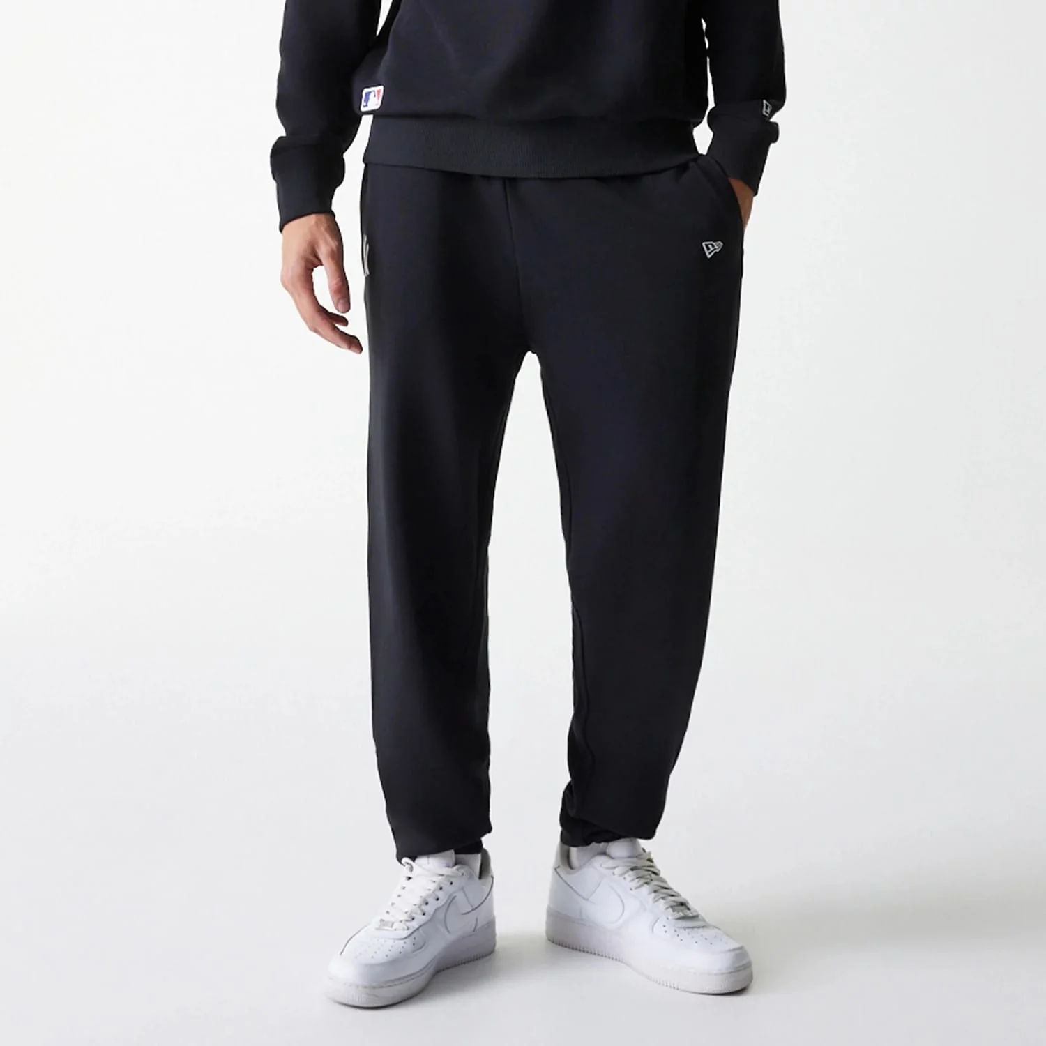 New York Yankees MLB League Essential Midi French Terry Black Joggers - Image 3