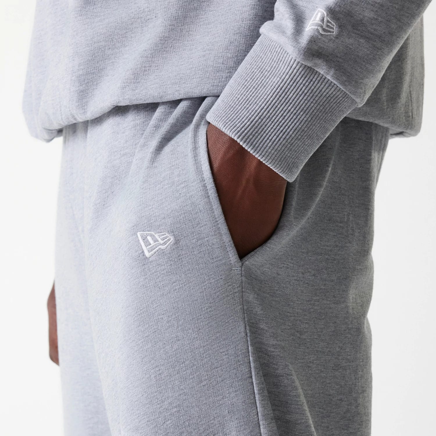 New York Yankees MLB League Essential Midi French Terry Grey Joggers - Image 5