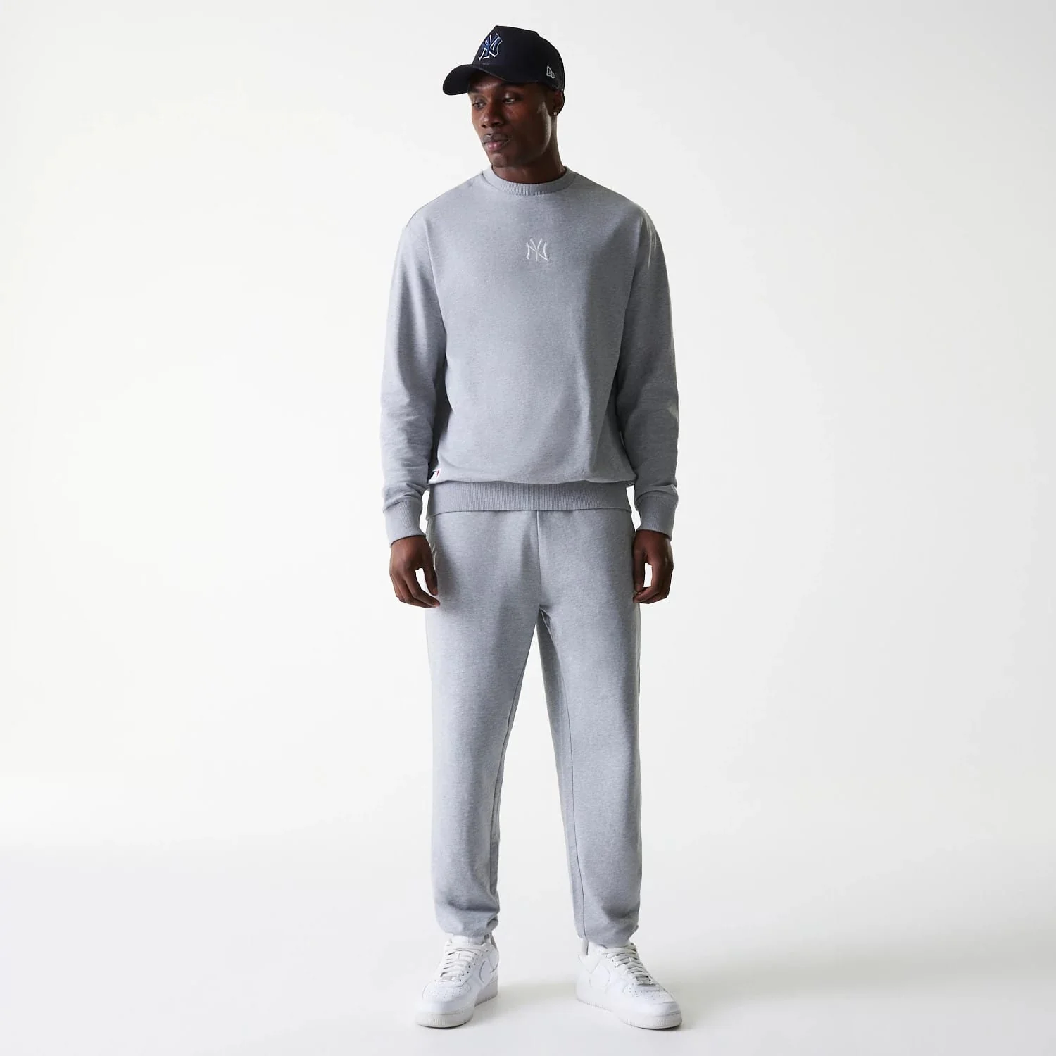 New York Yankees MLB League Essential Midi French Terry Grey Joggers - Image 8