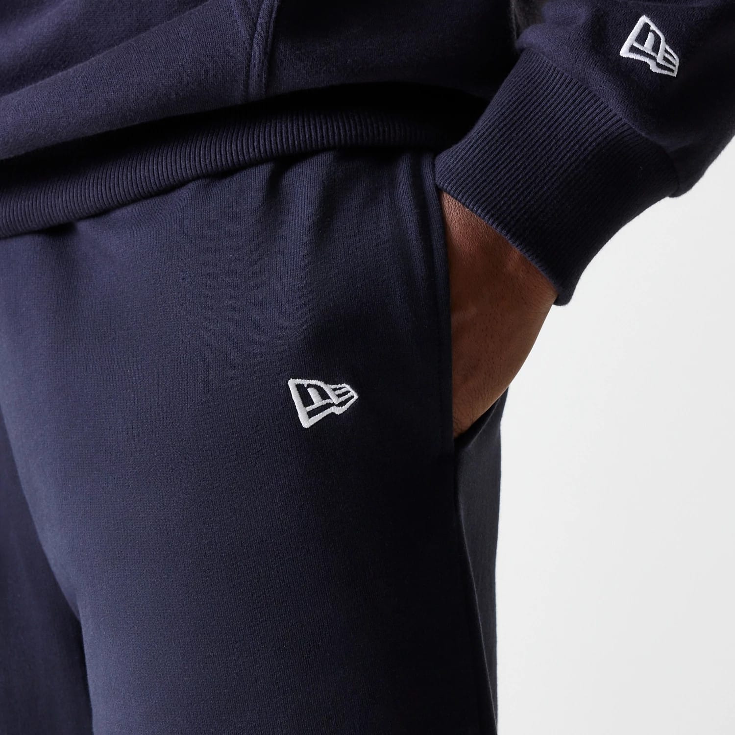 New York Yankees MLB League Essential Midi French Terry Navy Joggers - Image 5