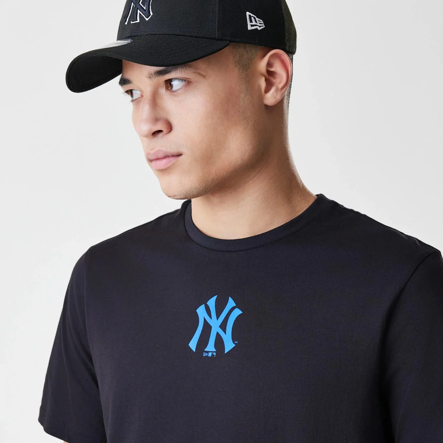 New York Yankees MLB Logo Black T-Shirt - Image 4