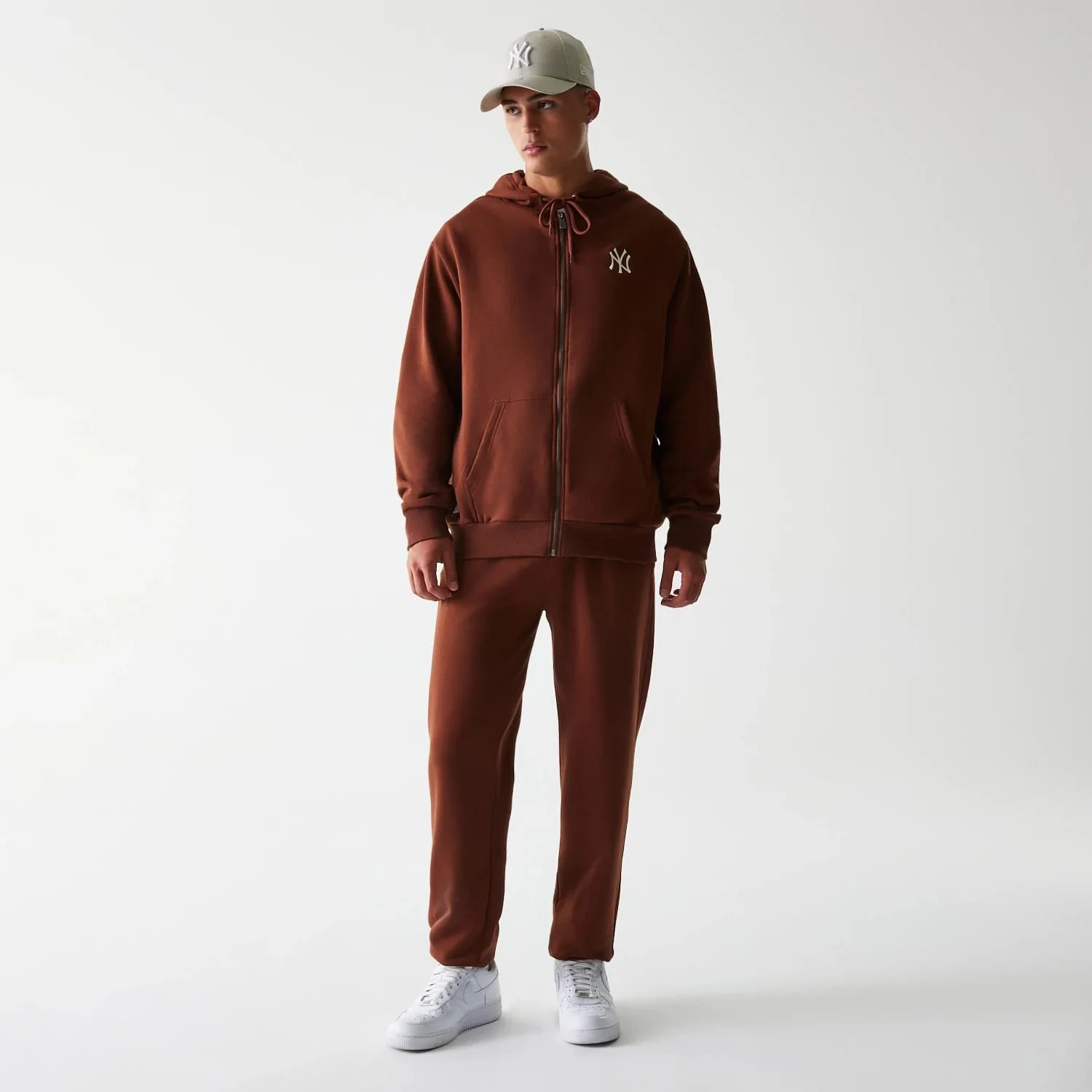 New York Yankees MLB Midi League Essential Brown Joggers - Image 8