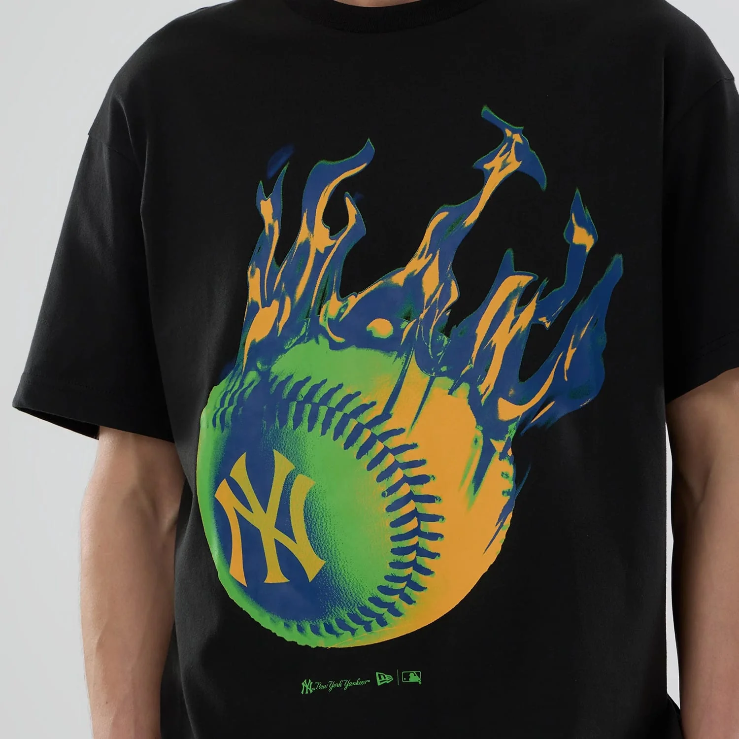 New York Yankees MLB On Fire Black Oversized T-Shirt - Image 3