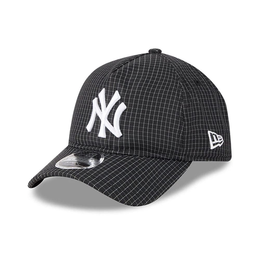 New York Yankees MLB Quickstrike Black 9FORTY Apex Adjustable Cap