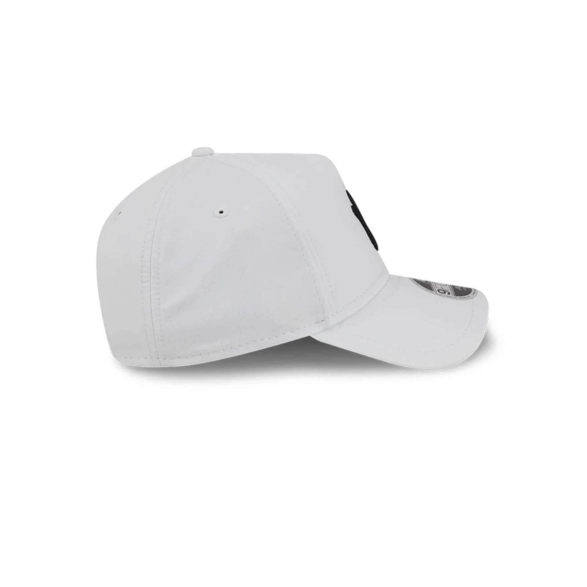 New York Yankees MLB Quickstrike White 9FORTY Apex Adjustable Cap - Image 7