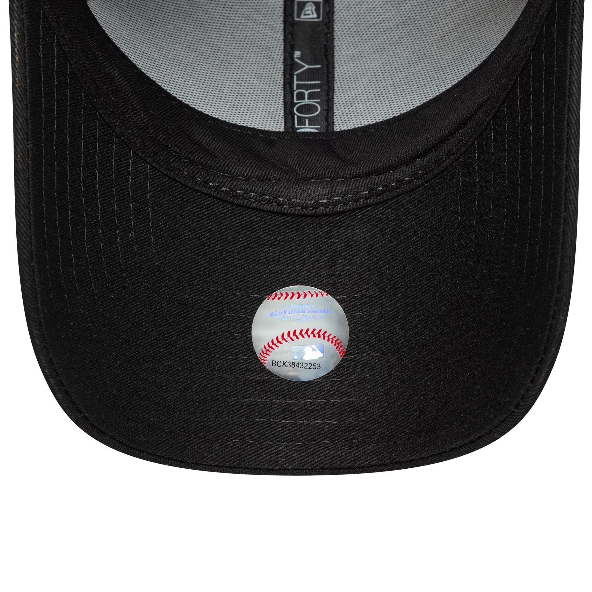 New York Yankees Womens MLB Bowback Black 9FORTY Cap - Image 5