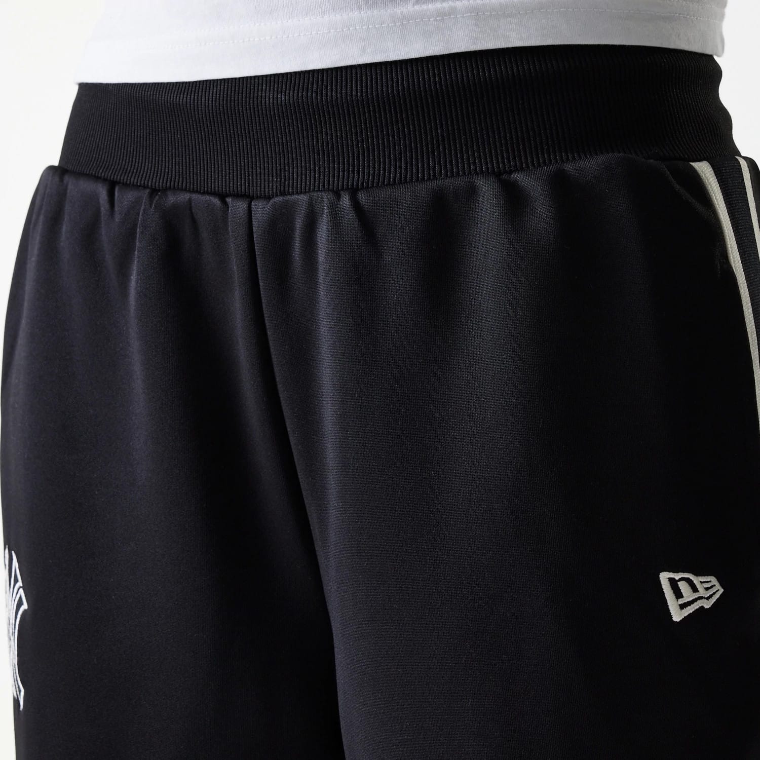 New York Yankees Womens MLB Midi Logo Black Track Pants - Image 5