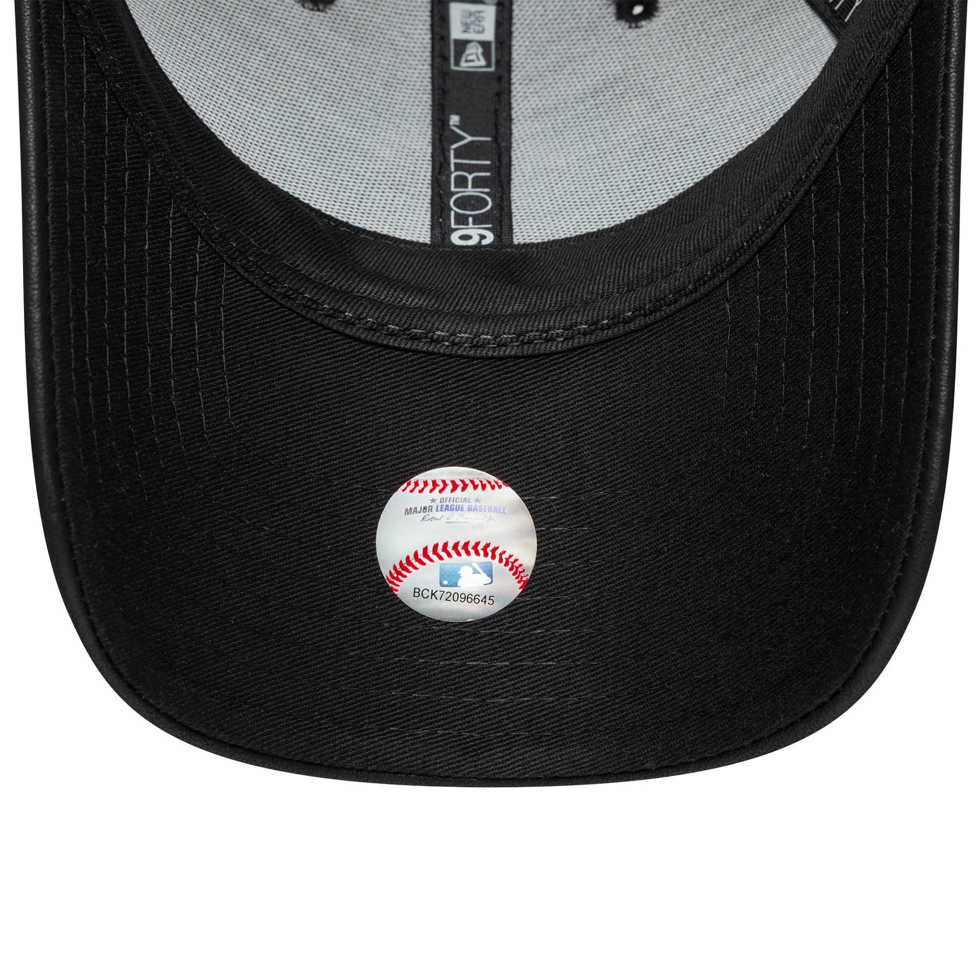 New York Yankees Womens MLB PU Black 9FORTY Cap - Image 5